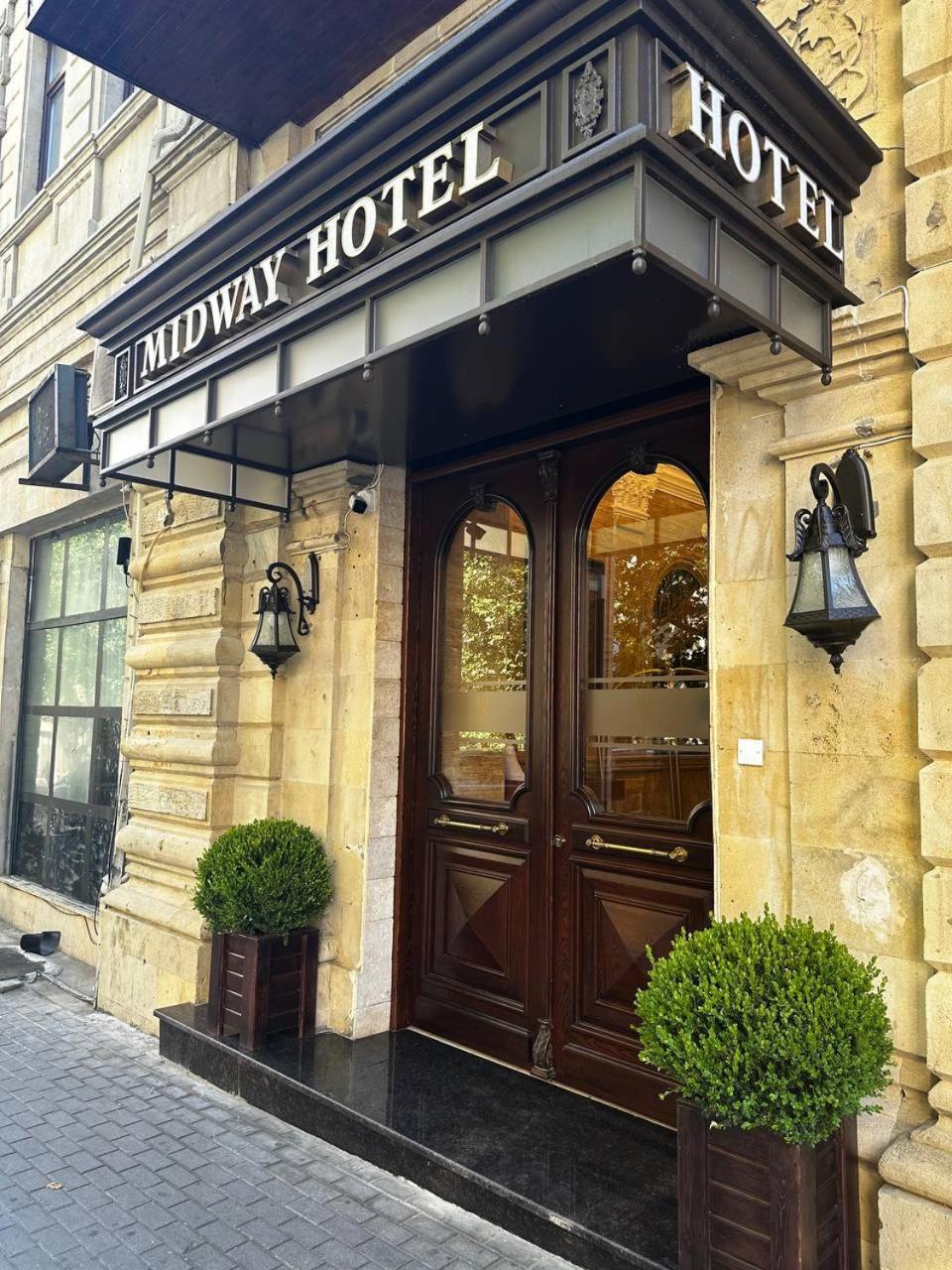 Midway Baku Hotel Esterno foto