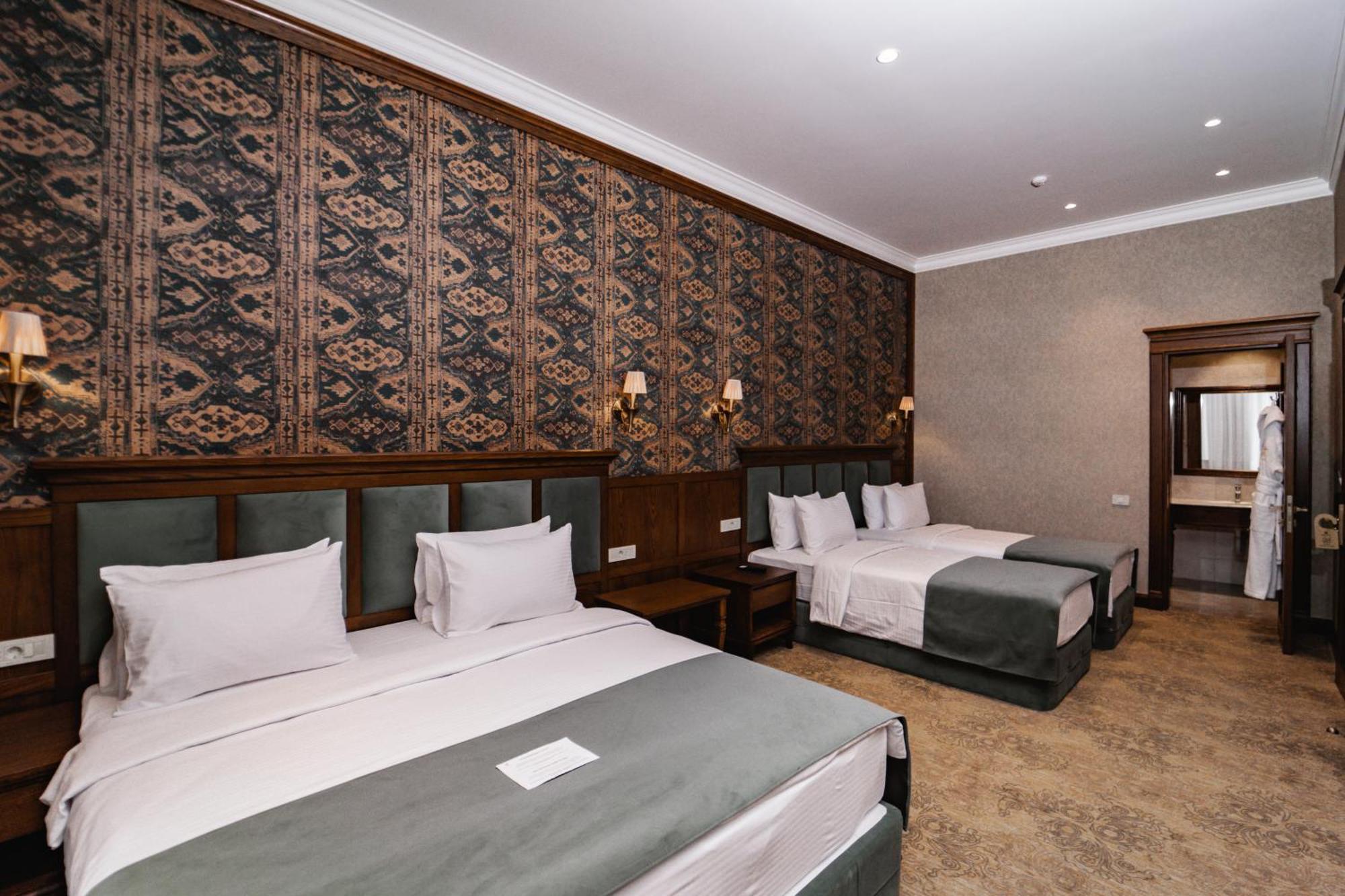 Midway Baku Hotel Esterno foto